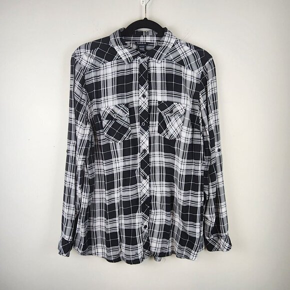 Torrid size 0 / L plaid black and white button down shirt - Picture 1 of 9
